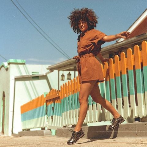 Borrowed from the boys, classic wingtip oxford LITA is a timeless choice for year-round style.
•
•
•
•
•
•
#bedstu #bedstuwomen #leathershoes #leatherflats #vegetabletanned #leatherwingtipshoes #handcraftedshoes #losangeles #california #camarillo #oxfordshoes #leatheroxfords #womensoxfords #womensflats #leatherflats #naturallyimperfect #organic #bedstuorganics #vegtanned #allleathereverything #everydayfashion #ventura