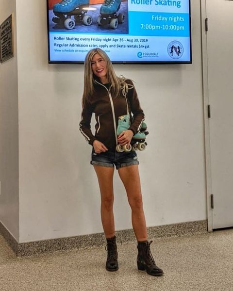 I was so chuffed when my roller skates became the poster child for Friday night skating...until everyone started buying the exact same skates 😄😄
#skatenights #rollerskates #fridaynightskates #vanisle #moxiskates #pacificcoast #rollergirl #rollerdisco #yyj #moxilolly #westcoast #bedstu #victoriabc #canadianriviera #californianorth #pacificnothwest #vancouverisland s #fiddler #saanich #canadianchick #westcoastwonderland #ocanada #vicchick #skatergirl #legsfordays #quadskates #yvr #britishcolumbia #retroroller #digitron
