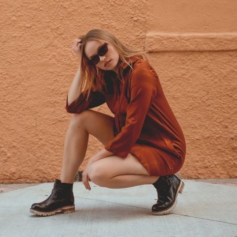 HELLO GINGER | This bootie features two adjustable ankle buckles, a pull tab and a fresh pop of red in the interior. Let's not forget about the great 1.5 in XL Extra light® outsole with inserted leather stacked heel. GINGER is the perfect fall bootie.
#bedstu #vegetabletannedleather #organicleather #ethicalfashion #naturallyimperfect #bedstuwomen #leatherboots
