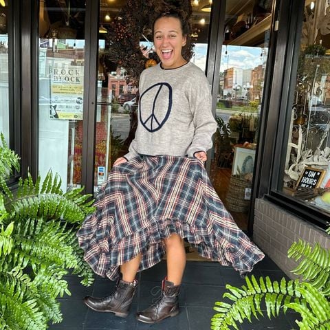 twirl into fall in this natural life plaid skirt and peace sweater! so many options for both pieces! grab yours now! ☮️❤️🍁 um
order online now at www.urbanmillsboutique.com
open monday-saturday 10-6, sun 12-4
(615)466-5288
#urbanmillsboutique
#shopwilsoncounty #shopthesquarelebanon #newarrivalsdaily
#makeastatement
#shopwilco
#nashvillefashionscene
#shopsmall
#shoplocal
# magnolia pearl
#johnnywas
#naturallife
#bedstu