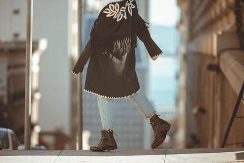 Looking for the perfect balance of function and fashion? LAUREL hits the nail on the head (really though, check out that detail on the heel!). With contrast stitching, a cap toe, and a zipper up the back, this combat boot style will be one you rock all year round!
https://bedstu.com/laurel