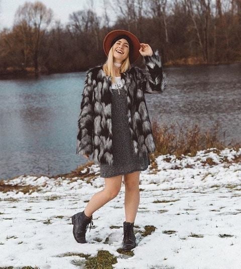 A new blog post went up last night wearing this winter boho look! Link in bio ❄️// 📷: @jackiedpalmerfilms