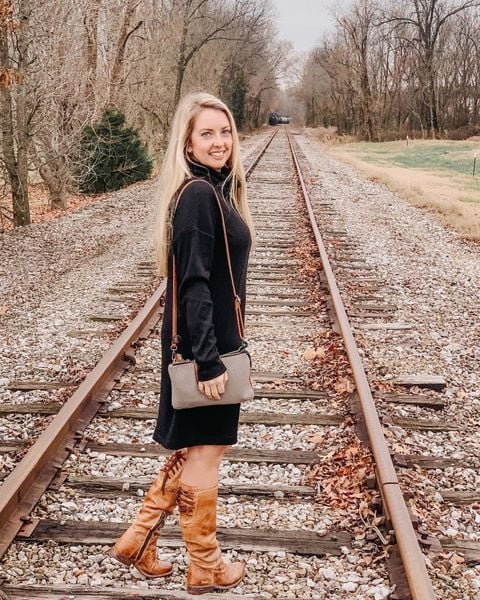 This black sweater dress is under $20! Comes in multiple colors. Shop this look on my LTK page, Link in Bio!
Dress walmart
Boots bedstu
#under20 #ltkfashion #ltkunder50 #fallfashion #winterfashion #walmart #walmartfinds #bedstu #bedstü #walmartdress