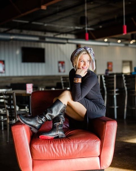 when a brand is all butterflies and rainbows. 🦋🌈
#bedstu #bedstuboots #leathersandals #bohostyle #foreverbrand #brokerleather
📸: rachelreillyphotography