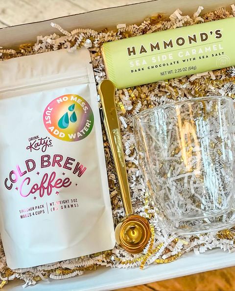 our cold brew 1 pack is the perfect inexpensive stocking stuffer or addition to your holiday gift baskets 🥰🎄 #loveisbrewing