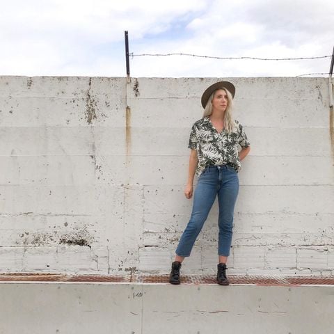 We are loving the fern/palm print trend this fall season! Pair our top with our new Bedstu boots for an edgy look 🖤
.
.
.
.
#solesisters #solesistersmtstyle #palmprint #print #bedstu #bedstuboots #boots #fallfashion #falltrends #fall #shoplocal #shopsmall #smallbusiness #localbusiness #helenamt #downtownhelena