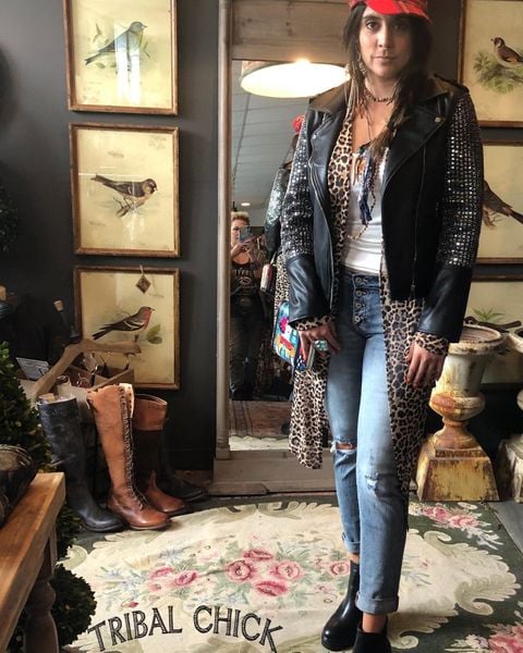 bloomouryouth TODAY is 👏👏👏👏👏#frocksandrocks2020 fashion show🥁Tribal Chick will be walkin that runway in true TC Style✌🏼All proceeds benefit the children of GA in foster care bloomouryouth ! I’ll be posting a couple of the items going for auction... if you weren’t able to attend just let me know what your highest bid would be and our team will rep you at the event 💥
#frocksandrocks2020
#shoptribalchick
#tribalchick.com
#beyourself
#runway
#signaturepieces
#mainstreetfayetteville
#vintagedecor
#vintage
#vintagewallpapertable
#bohostyle
#shoplocal
#fallyall
#bedstu
#kantha
#nfrfashion
#jewelryclasses
#vintagemarket
#coloryoursoul
#nfrfashion
#camo
#wonderlust
#vintagetees
#leopardforever
#customwallpaper
#interiordesigner
southerngroundamphitheater _moreno_g