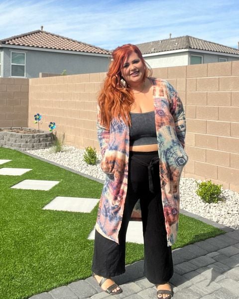 i exist as i am, that is enough. 💋 #lasvegas #vegas #beyourself #influencer #model #runway #brandambassador #boho #bohostyle #zenana #lularoe #bedstu #lularoejanet #lularoedianne #copperhair #longhair #onlineshopping #fashionstyle #happy #fyp #like
