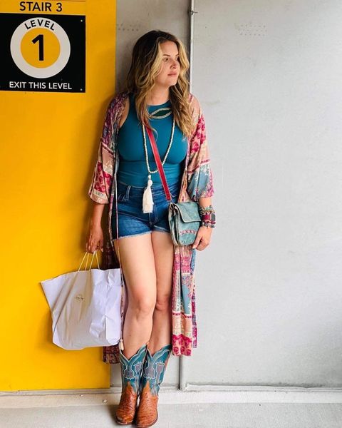 saturday farmer’s market and frescoslakeland brunch and then mom snuggles and afternoon naps during a florida thunderstorm is about as perfect of a day as i could ask for. lkldnow farmersmarketfl outfit: gimmicks kimono buckle tank: express boots: lucchese denim shorts: justblackdenim stitchfix purse: bedstu bracelets: erimish necklace: ameliapaigeboutique #ameliapaige #ameliapaigeboutique #revivallakeland #frescoslakeland #luccheseboots #express #bedstu #bedstupurses #erimishbracelets #thebuckle #gimmicksclothing