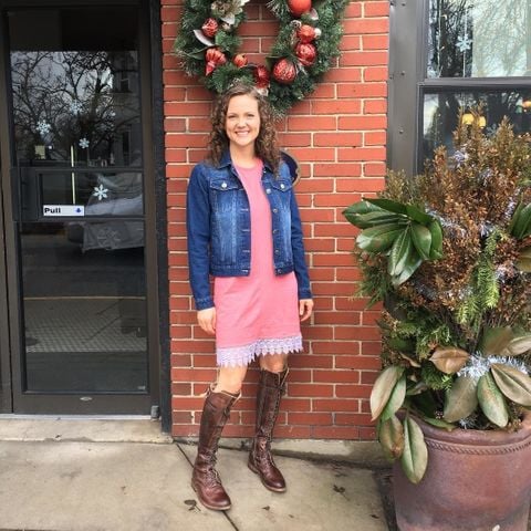 Dressember Day 21
I went out to lunch with abby_pugh_ at my favorite cafe pureandsimplecafe. #organiccafe #endhumantrafficking #itsbiggerthanadress #dressember #theharpgirlsdodressember #youcandoanythinginadress #bedstuboots