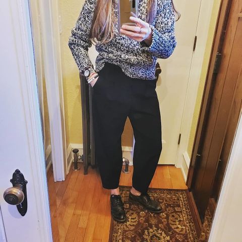 Buy nice shoes & keep them forever - Bed Stu loafers ❤. Sweater is from 2004, a gift for my mom that she didn't want, so I kept it 😉
#bedstu #popswatch #2020resolution #wearwhatyouhave