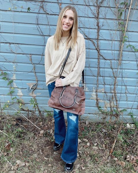 we carry a little bit of everything to be a one stop shop for your christmas list 📝 bedstu bags + booties, hats, kancan and vervet jeans, swig drinkware, and more!
come and shop with us this week!
mon-fri 10-5, sat 10-3
1602 s vienna st, ruston
#casualoutfit #bedstu #womensfashion #shopsmall #boho #louisianaboutique #retailtherapy #styleinspo