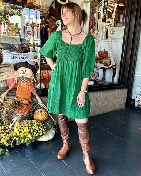 looking gorgeous in this beautiful green dress and these awesome @bedstu boots! 💚💚💚
shop this look in store and online @ www.umboutique.com
open saturday 10:00-7:00
open sunday 12:00-4:00
new website up now! order online now at www.umboutique.com
open m-t-w 10-5, th-fri-sat 10-7, sun 12-4
(615)466-5288
#urbanmillsboutique
#shopwilsoncounty #shopthesquarelebanon #newarrivalsdaily
#makeastatement
#shopwilco
#magnoliapearl
#fallarrivals
#madeinthedeepsouth
#bedstu
#nashvillefashionscene. #ivyjaneclothing
