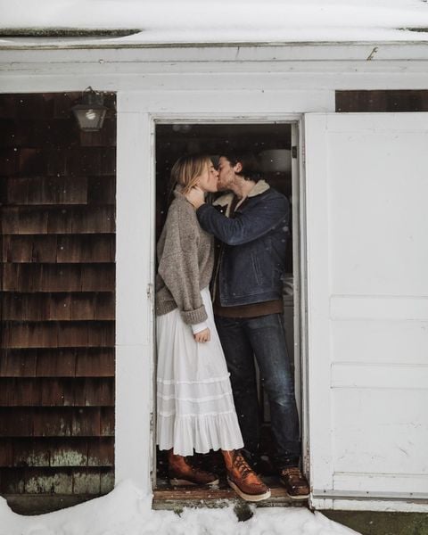 winter solstice ✨
#winter #wintersolstice #getoutside #dirtybootsandmessyhair #babyitscoldoutside #love #folkgood #wanderlust #bedstu #folksouls #lifeofadventure #snow #kiss #farmaesthetics #winterfashion #cozy #lifestyle #ilovemyjob #holiday #cleanbeauty #skincare #healthy #fresh lelamoon baileylawless for farmaesthetics ✨