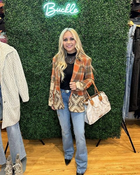 welcome to dressed with ness! 🥳🛍️ for the lovers of everything buckle fashion!!! check stories for the full breakdown and or shop my outfit in my link in bio under my current favorites!💖🫶🏼
#bucklefashion #missme #willowandroot #bke #wranglerjeans #beastfashion #bedstu #dressedwithness