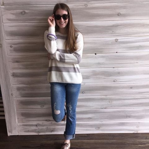 Sunny days & Cool temps 😎
.
.
Try our NEW O&O lightweight sweater to get through these CrAzY weather days!
#rayban #dearjohn #oo #bedstu