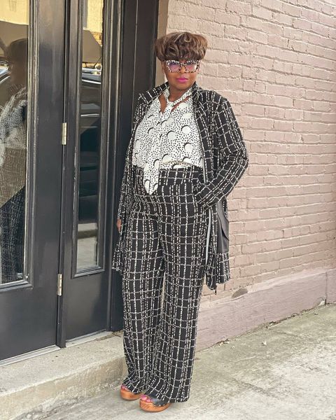 look striking in this black and white windowpane ensemble! this outfit is so versatile. wear the top for a jacket as a suit, pair it with some leather leggings or wear it as a dress with some tall boots! we love mixing patterns as well! looking sharp!❤️ um
order online now at www.urbanmillsboutique.com
open monday-saturday 10-6, sun 12-4
(615)466-5288
#urbanmillsboutique
#shopwilsoncounty #shopthesquarelebanon #newarrivalsdaily
#makeastatement
#shopwilco
#nashvillefashionscene
#shopsmall
#shoplocal
# magnolia pearl
#johnnywas
#naturallife
#isle
#bedstu