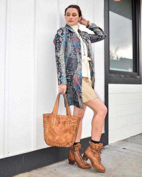 winter starter pack: bed stu judgement lace up boots + stevie tote. 😍🫶
jacket: the ireen jacket available in-store at alpharetta & online @ www.spiritedboutiques.com 💫
#bohovibes #winterjacket #bedstu #vintagestyle #boutiqueshopping