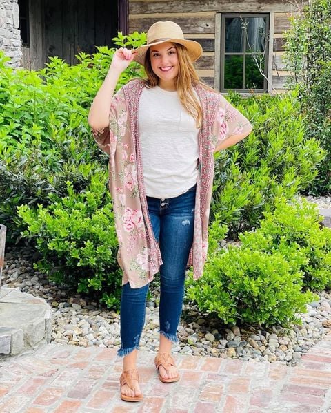 An adorable look from head to toe 🌸
#springstyles #kimono #bedstu #hat