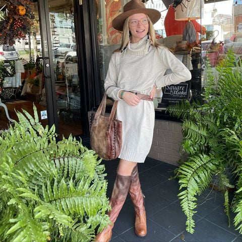 happy sunday funday! this sweater dress is a timeless piece for your wardrobe! pair it with a great pair of boots, a belt, cool hat and an awesome bag and get this fabulous look! open today 12-4! um
order online now at www.urbanmillsboutique.com
open monday-saturday 10-6, sun 12-4
(615)466-5288
#urbanmillsboutique
#shopwilsoncounty #shopthesquarelebanon #newarrivalsdaily
#makeastatement
#shopwilco
#nashvillefashionscene
#shopsmall
#shoplocal
# magnolia pearl
#johnnywas
#naturallife
#bedstu
#tempoparis