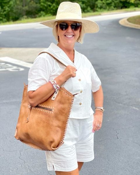 this abbie set paired with our new @bedstu bags!😍🙌🏼 perfect for your next vacation!
#bedstu#summervacay#jefferson#memorialday🇺🇸