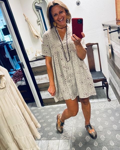 Oh My Stars!! Check Out this Boho Style Star Dress with these bedstu Lita Shoes!! This is a FUN OUTFIT!
Psst...Accompanied by these Pretty ceceliajewelry Cork Leather Earrings! ♥️
#fadedrootsboutique #bohochic #bohostyle #bohovibes #ohmystars #bohodress #bedstu #beauties #organic #leather #handmade #shoplocal #supportsmallbusiness